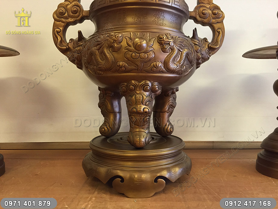 đỉnh thờ tam sự